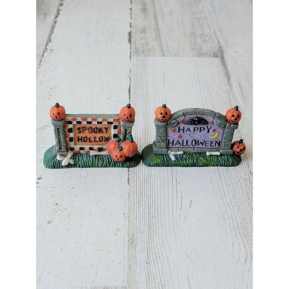 Spooky Hollow happy Halloween mini ceramic sign Halloween Village accessory set